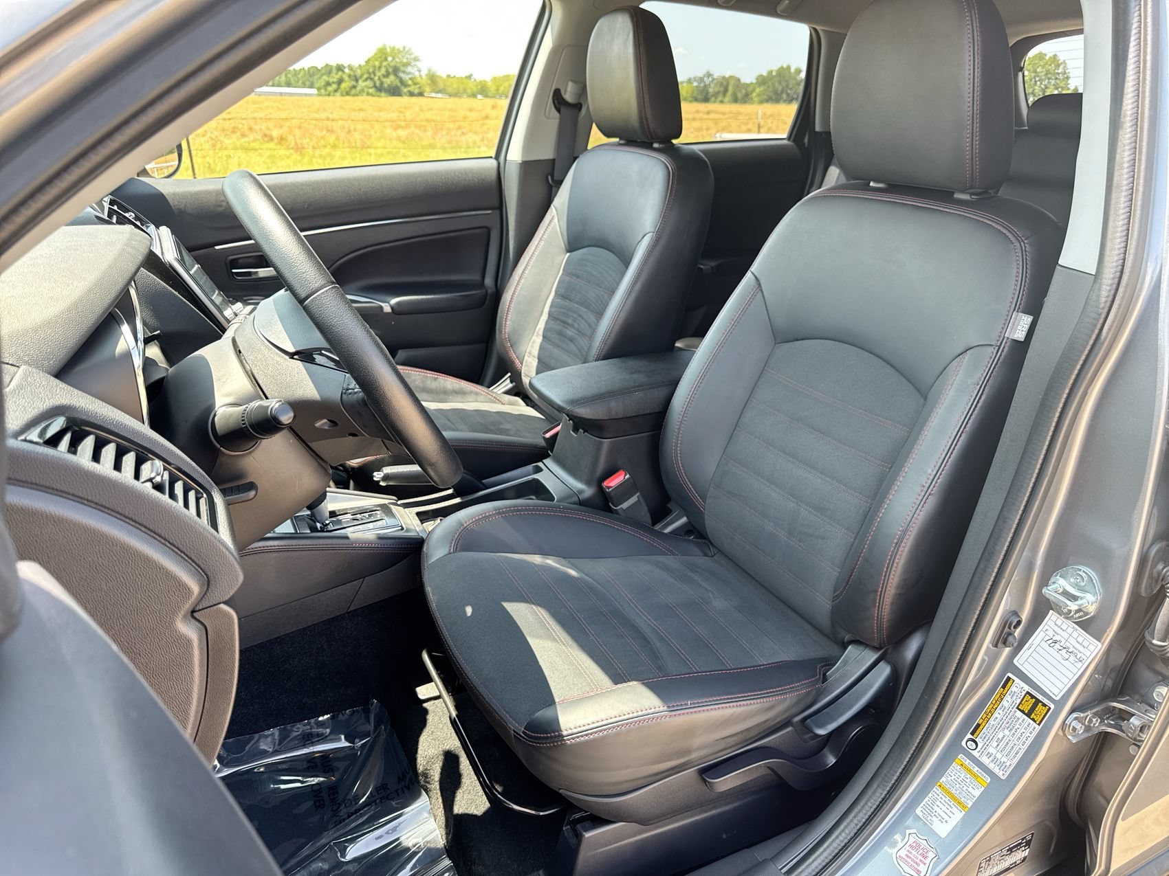 Used 2025 Gray Mitsubishi S image 11