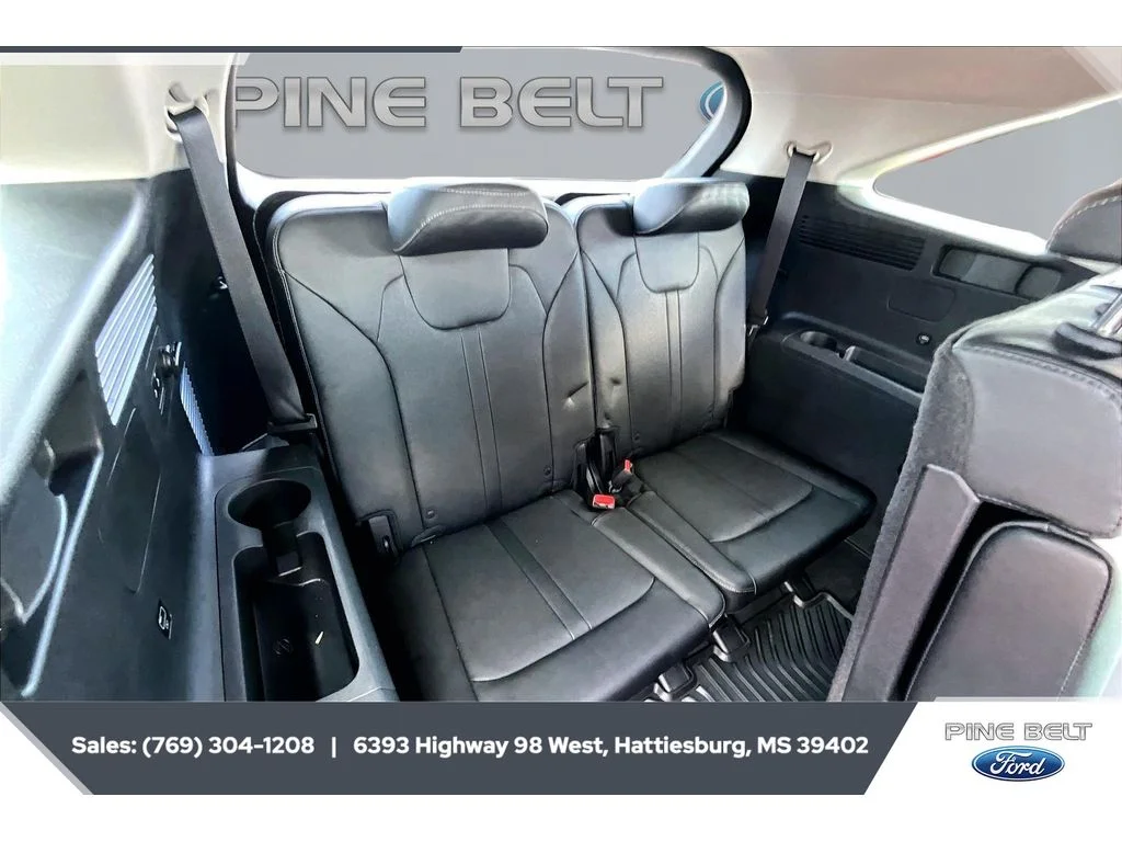 Used 2022 Sparkling Silver Kia S image 21