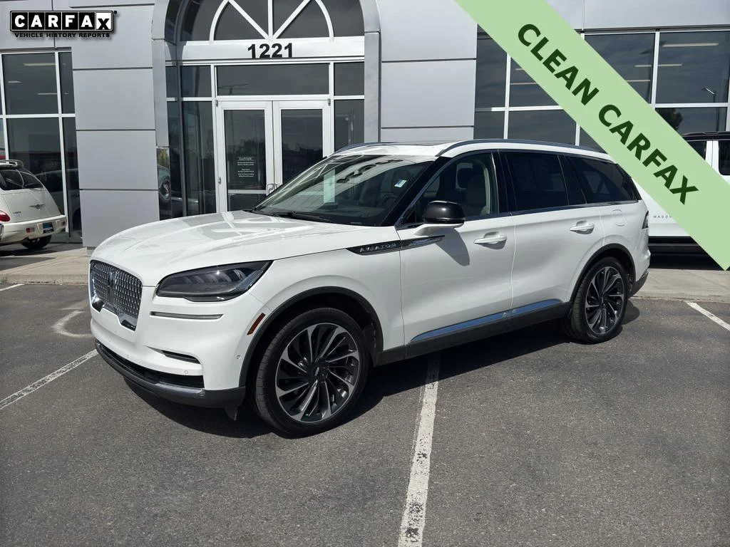 Used 2023 Pristine White Metallic Tri-Coat Lincoln Reserve image 1