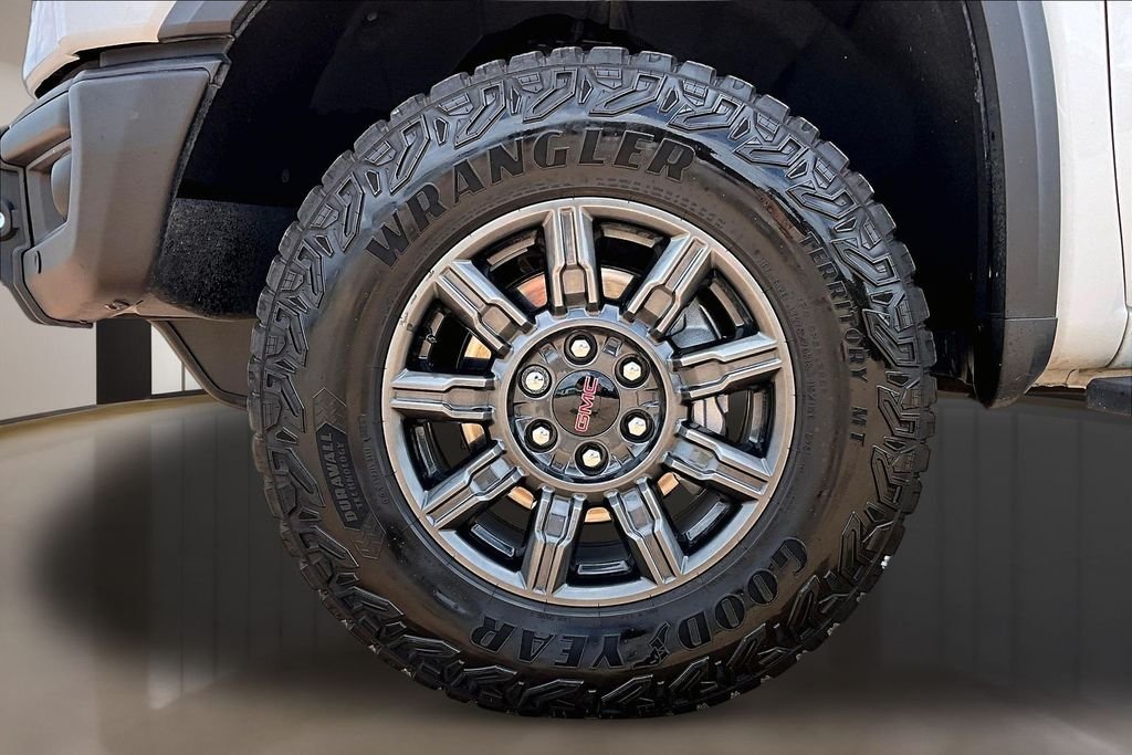 Used 2024 White GMC AT4X image 8
