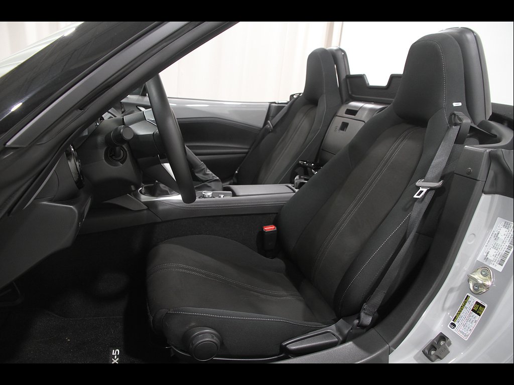 2025 Mazda MX-5 Miata Club - Photo 6