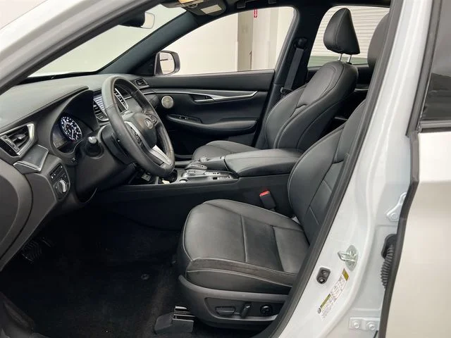 Used 2023 White INFINITI SPORT image 9