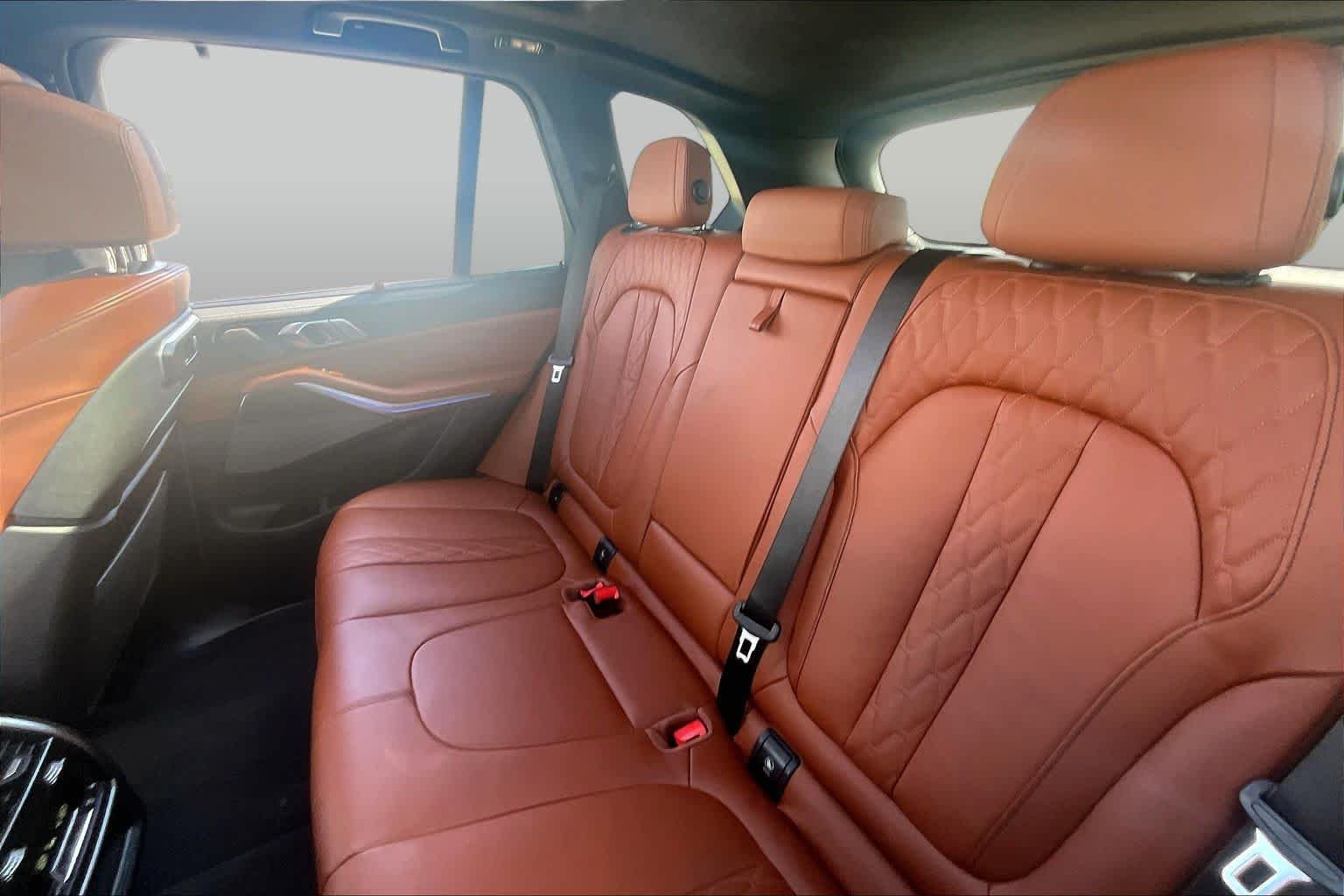 Used 2026 Brooklyn Grey Metallic BMW M60i image 19
