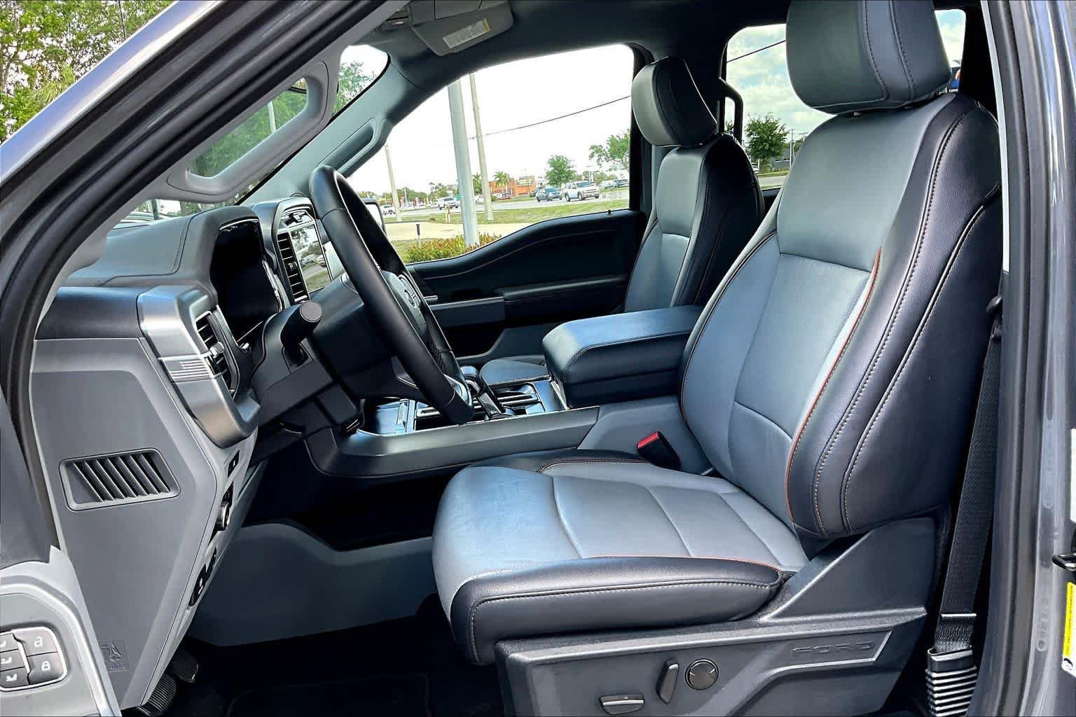 Used 2025 Carbonized Gray Metallic Ford LARIAT image 13