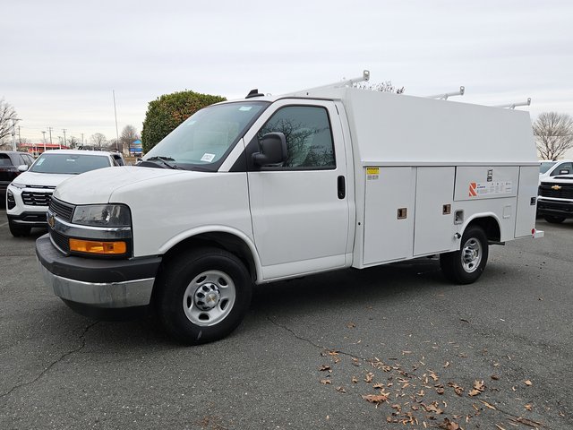 2025 Chevrolet Express Cutaway 3500 1WT