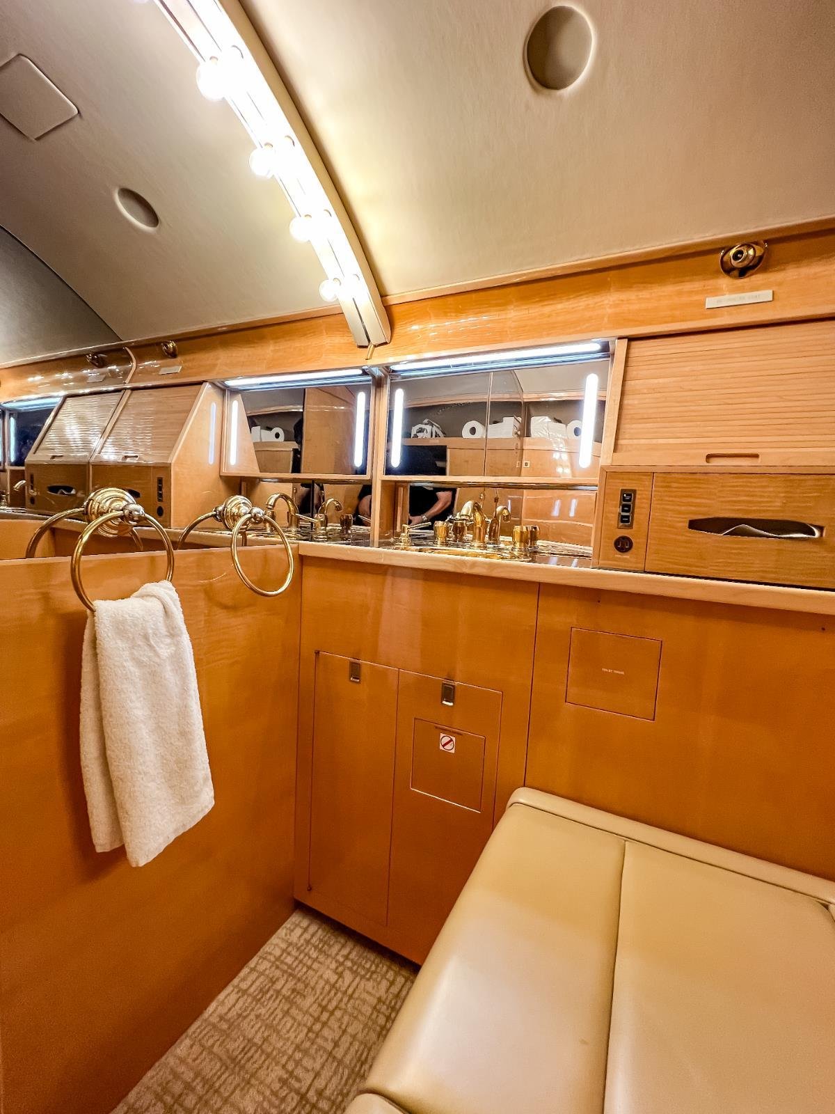 Used 1983 white BOMBARDIER 601 image 14