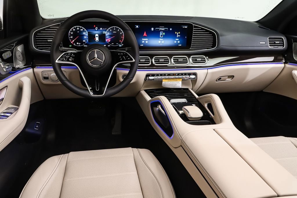 New 2026 MANUFAKTUR Moonlight White Metallic Mercedes-Benz GLE 450 image 24