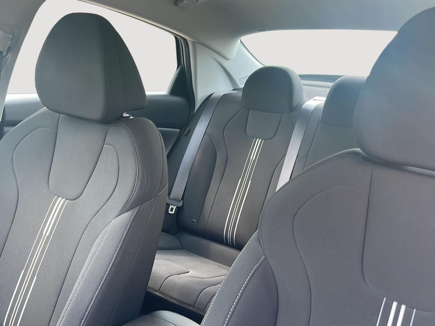 2024 Hyundai Elantra SEL - Photo 38
