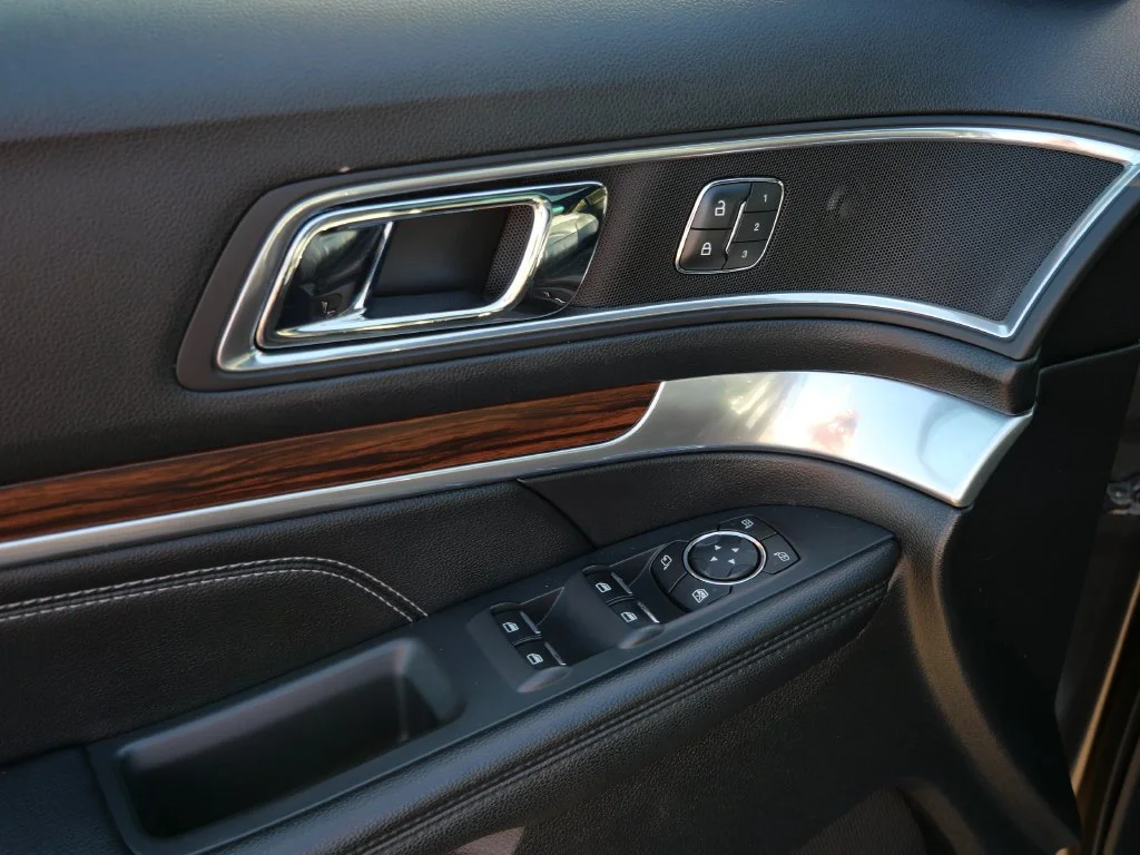 Used 2016 Gray Ford Limited image 22