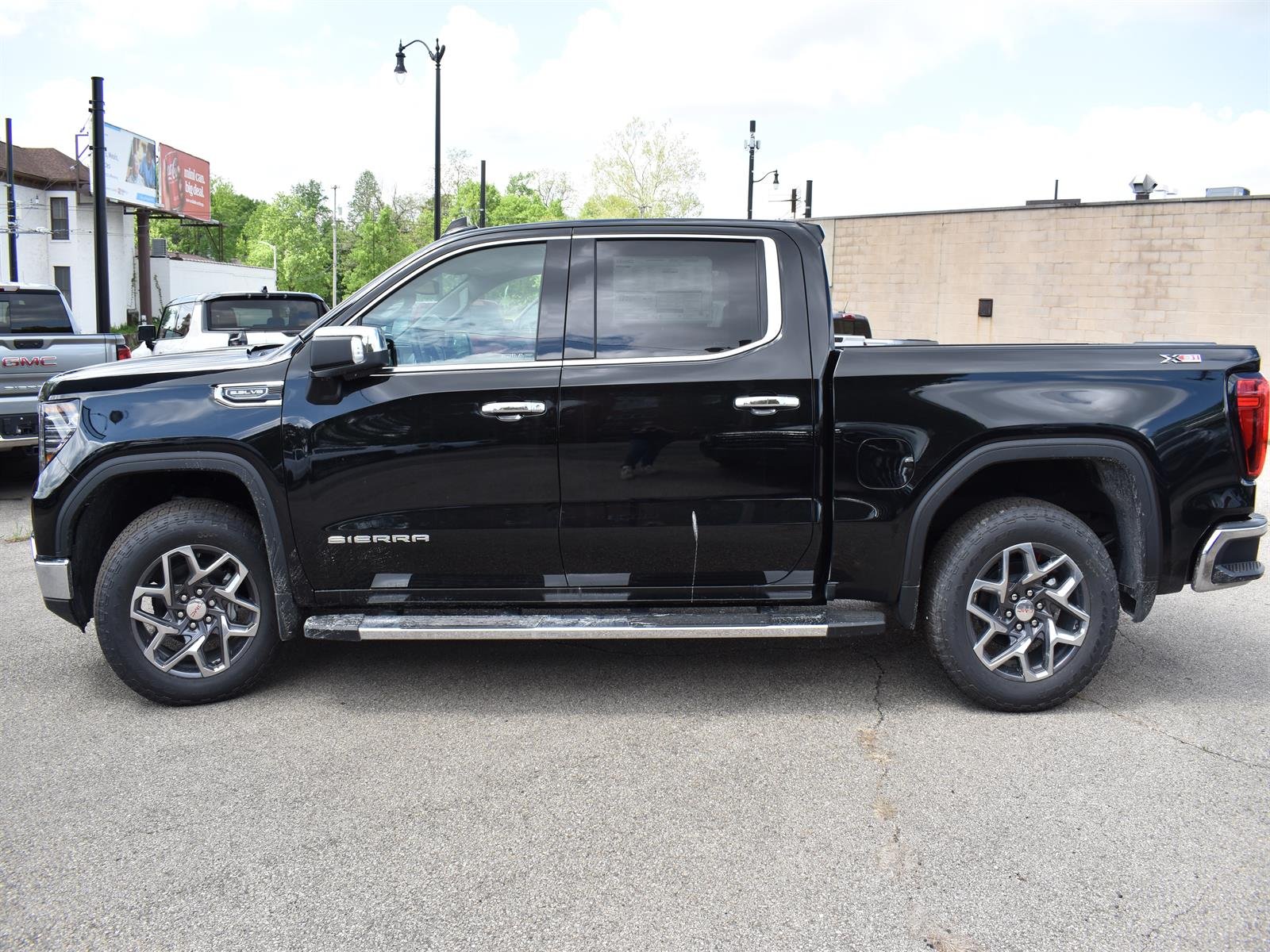 2026 GMC Sierra 1500 SLT - Photo 12