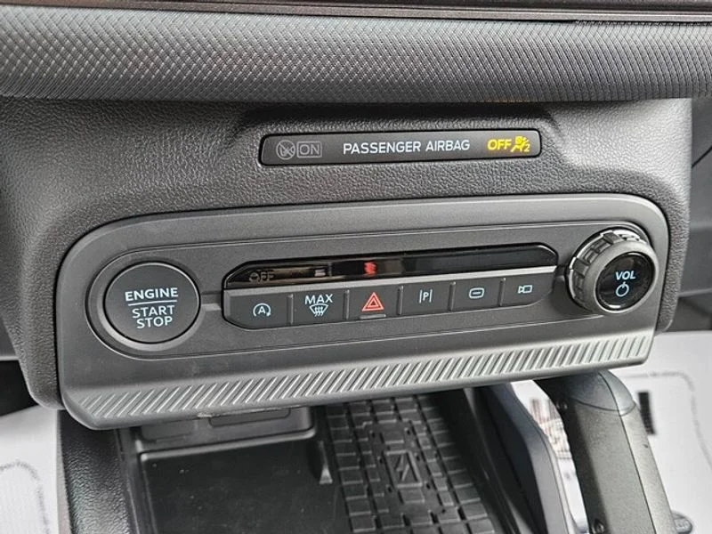 New 2025 Shadow Black Ford Outer Banks® image 22