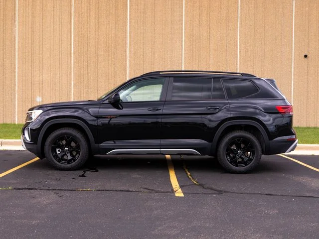 New 2026 Black Volkswagen 2.0T Peak Edition image 2