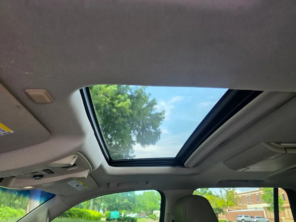 Used 2016 IRIDESCENT PEARL TRICOAT Chevrolet LTZ image 14