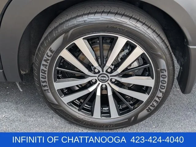 Used 2023 Black Nissan Platinum image 31