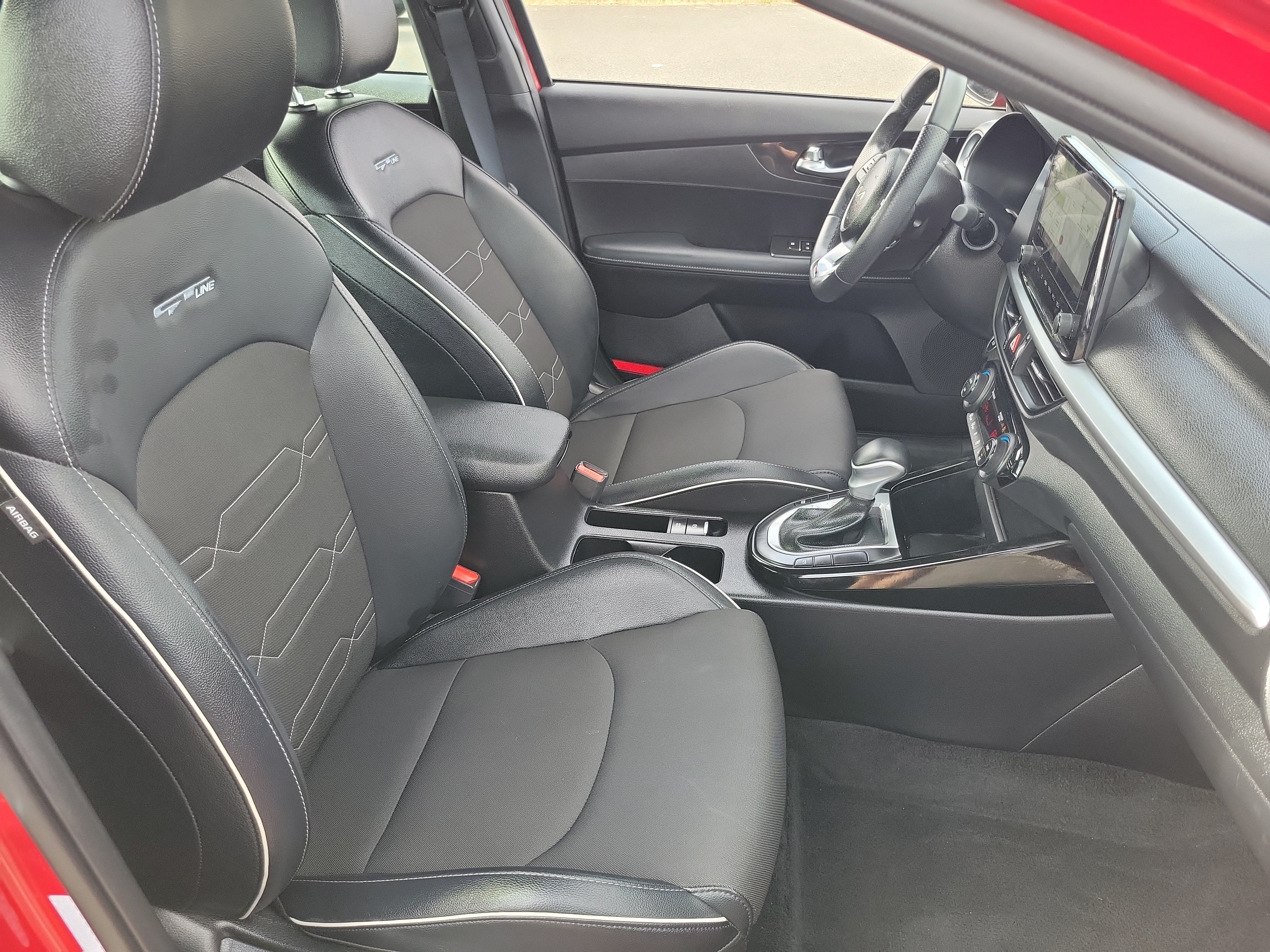 2024 Kia Forte GT-Line - Photo 23