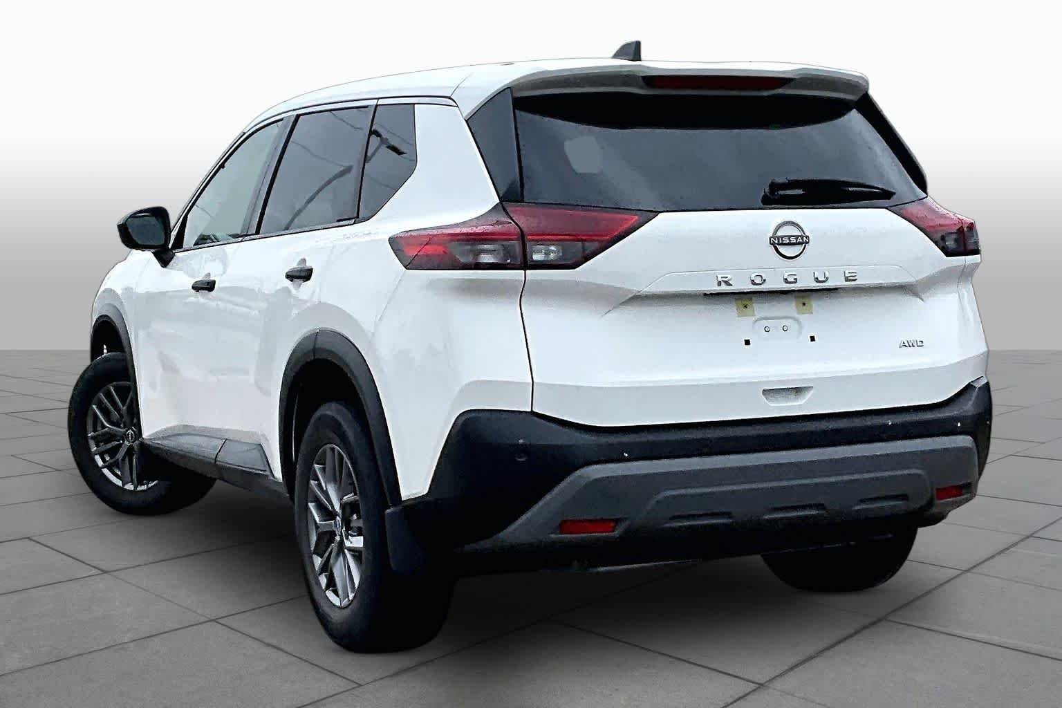 Used 2023 Glacier White Nissan S image 12