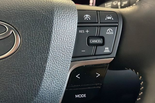 Used 2025 Ice Cap Toyota SE image 31