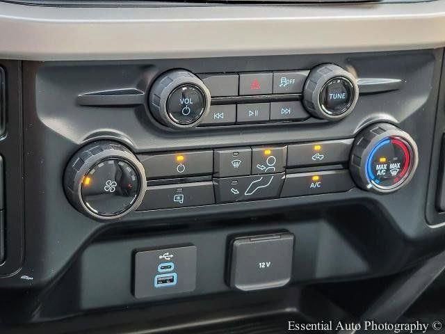New 2025 Oxford White Ford F-550® XL image 44