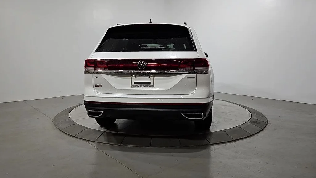 New 2026 White/off-white Volkswagen 2.0T SE image 4
