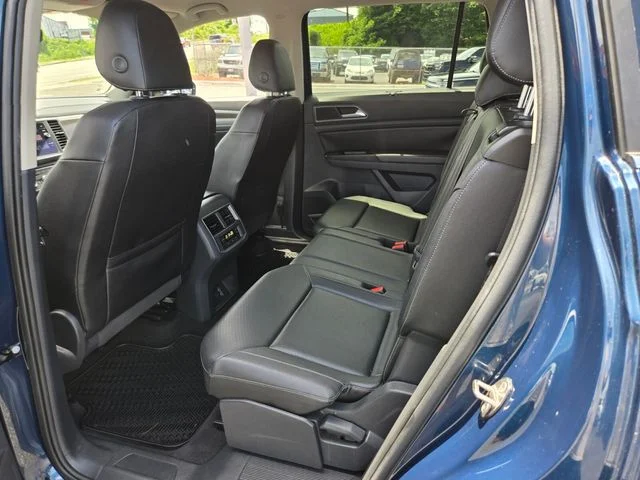 Used 2019 Blue Volkswagen 3.6L V6 SE image 11