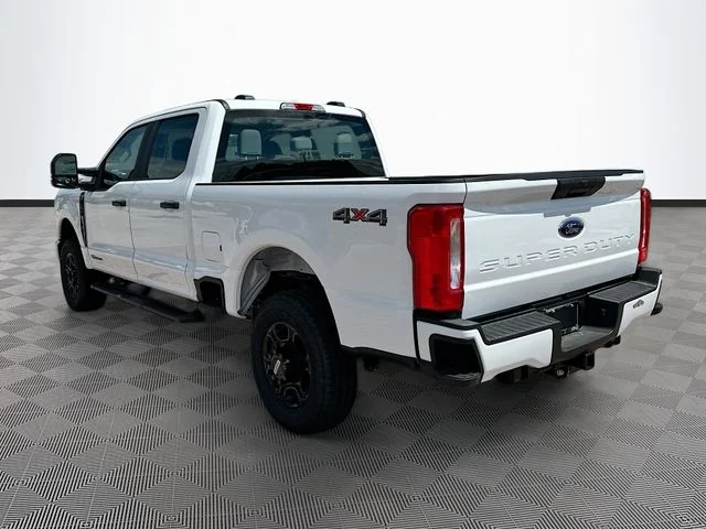 New 2026 Oxford White Ford XL image 4
