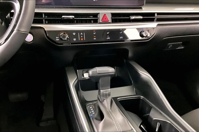 Used 2026 White Kia LX image 8