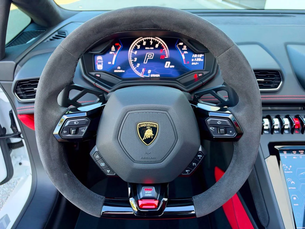 Used 2023 Bianco Monocerus Metallic Lamborghini Spyder AWD image 15