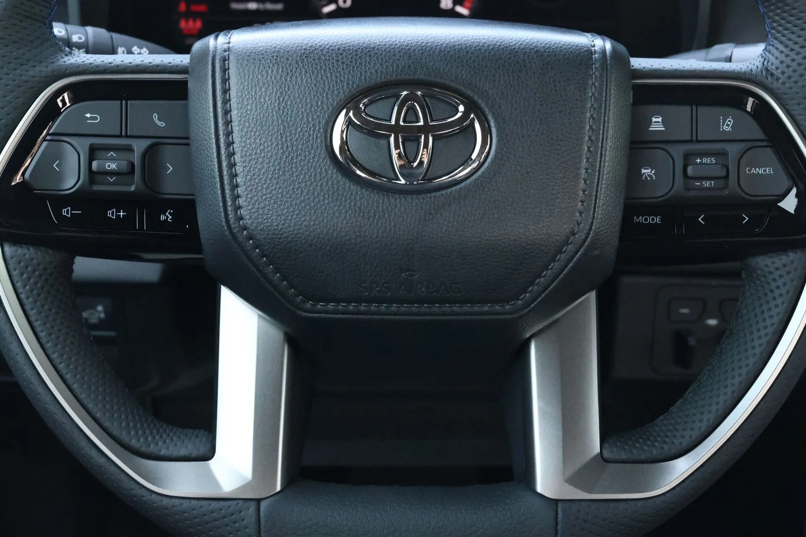 New 2026 Midnight Black Metallic Toyota Platinum image 19