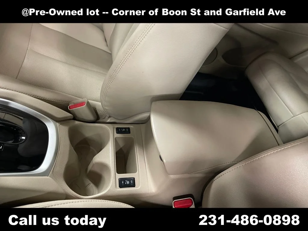 Used 2016 Black Nissan SL image 26