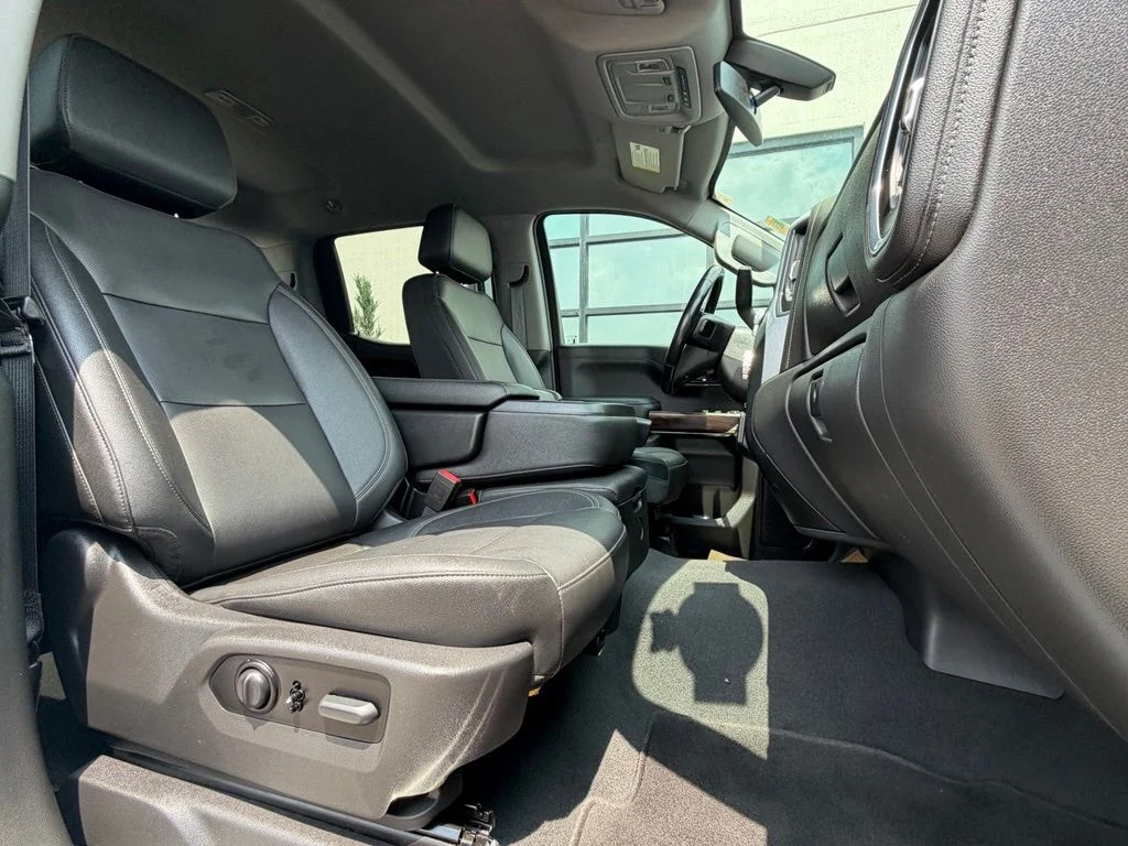 Used 2021 White GMC SLT image 20