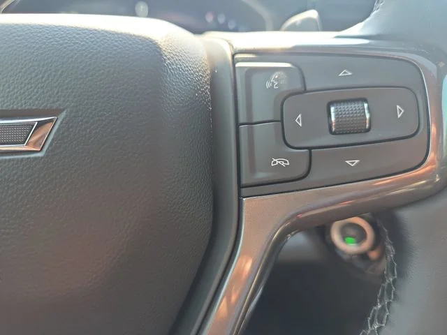 Used 2023 White Chevrolet ZR2 image 18