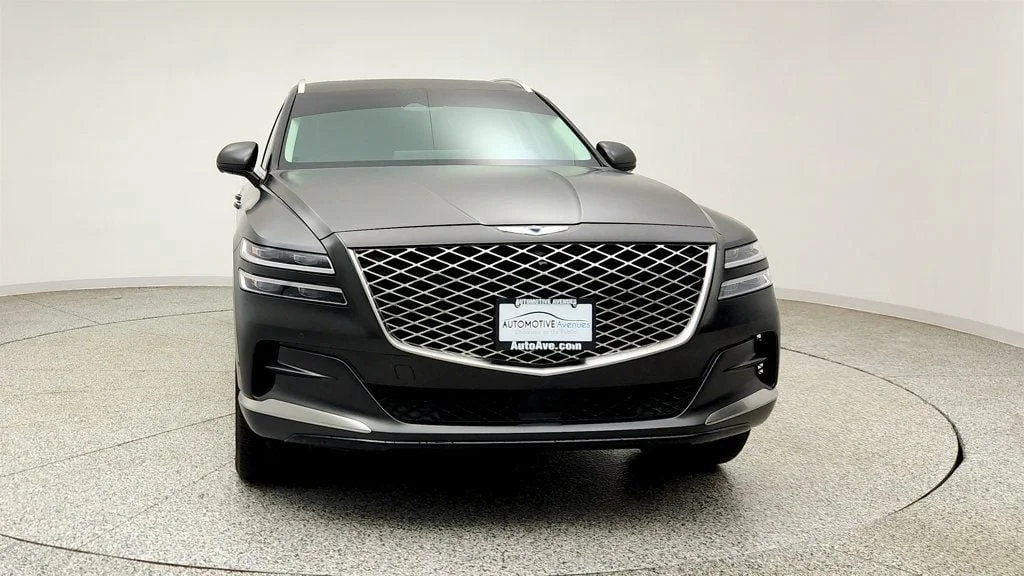 Used 2024 Makalu Gray Genesis 3.5T AWD w/ Prestige Matte & Advanced Pkg image 2