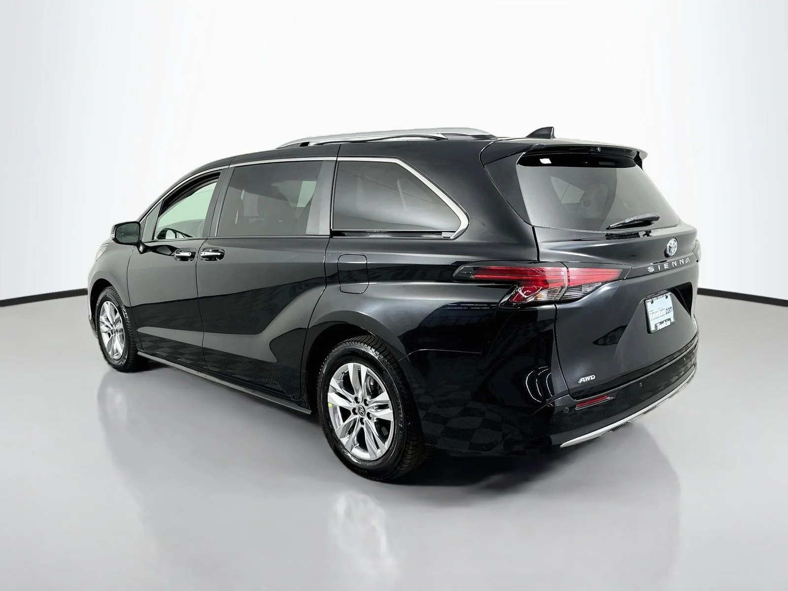 Used 2022 Midnight Black Metallic Toyota Limited image 5