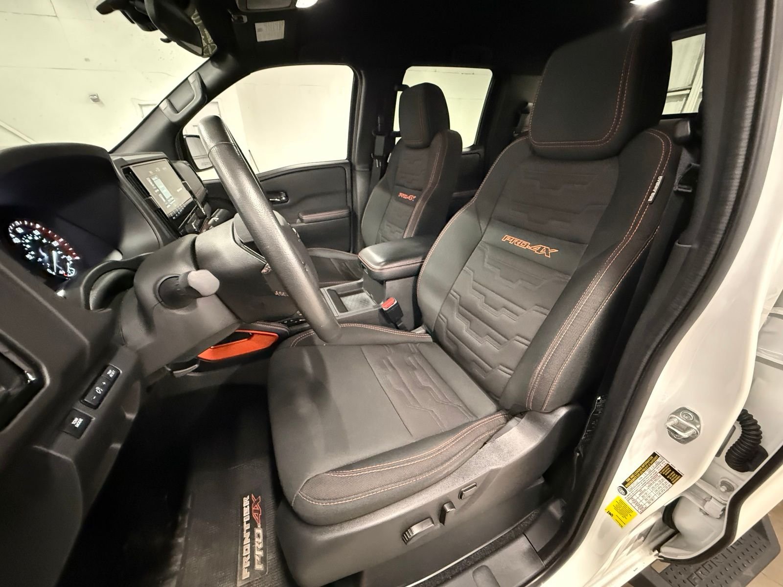 Used 2025 White Nissan PRO-4X image 16