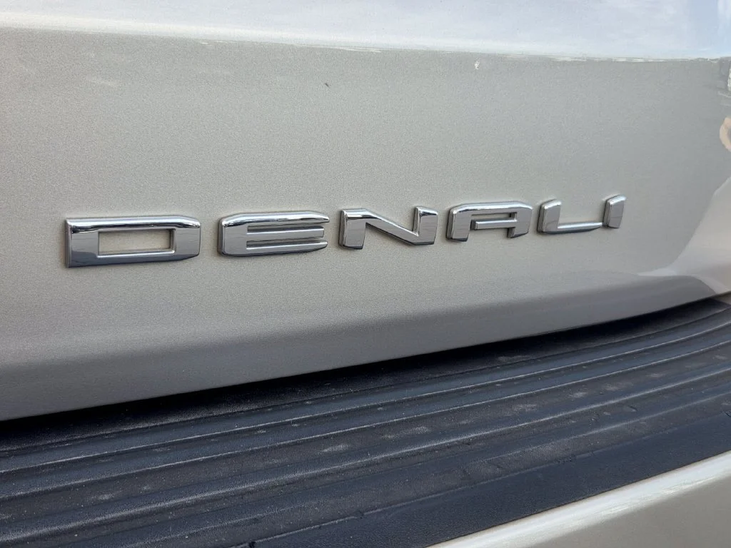 Used 2022 PEARL BEIGE METALLIC GMC Denali image 12