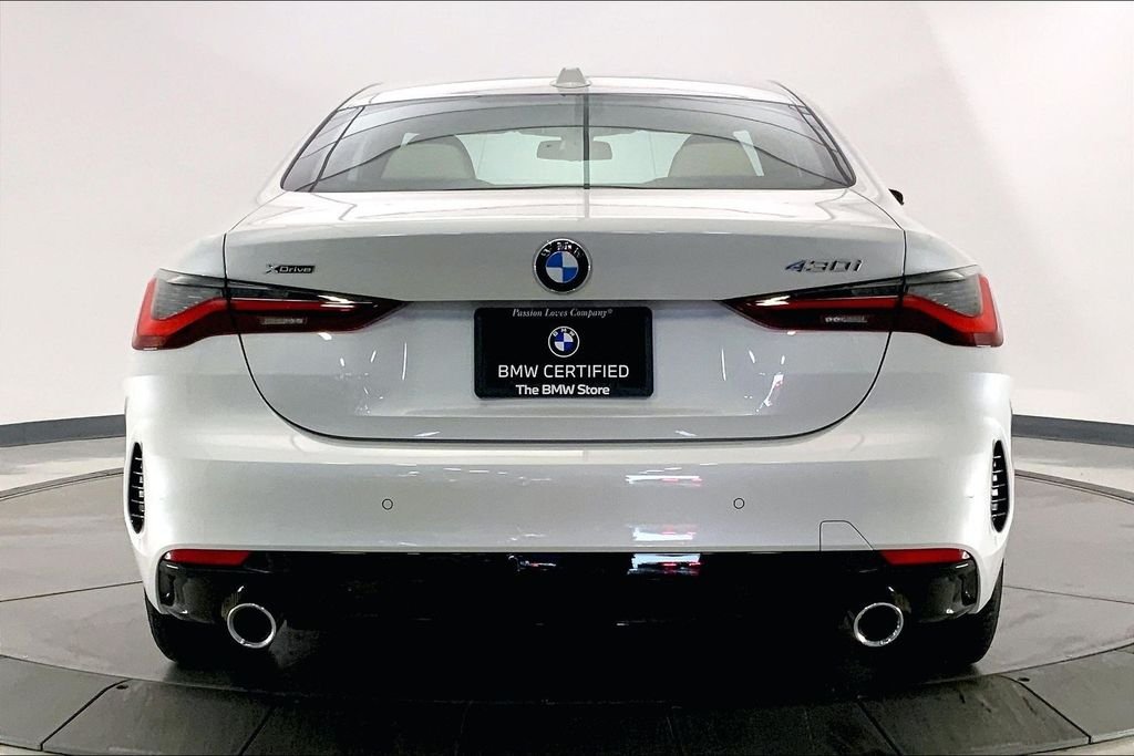 Used 2025 Mineral White Metallic BMW  image 3