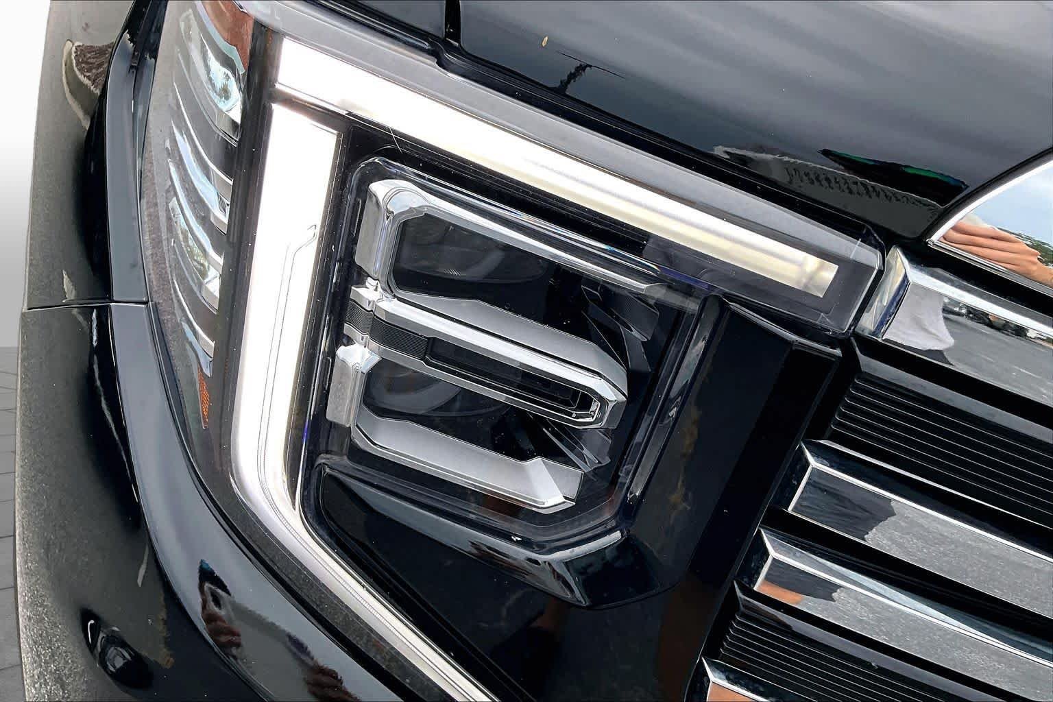 Used 2025 Onyx Black GMC SLT image 28