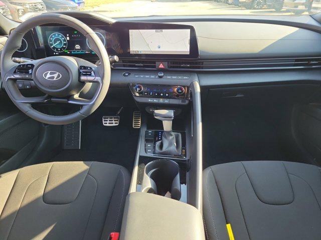 2025 Hyundai Elantra Blue - Photo 9