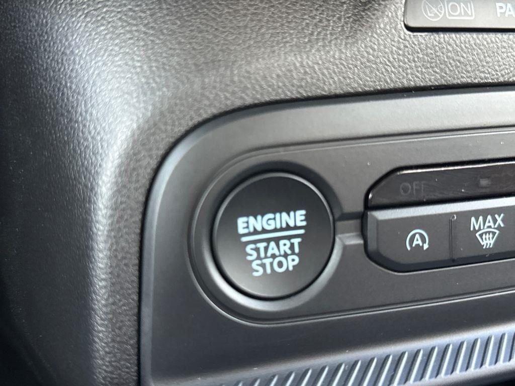 New 2025 Velocity Blue Metallic Ford Outer Banks® image 30