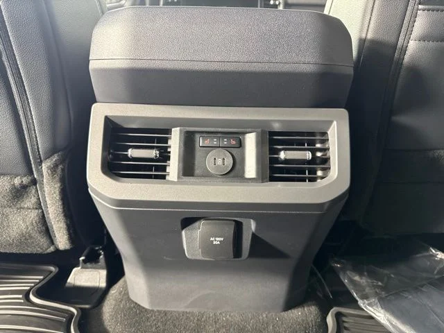 New 2026 Avalanche Ford Lariat image 13