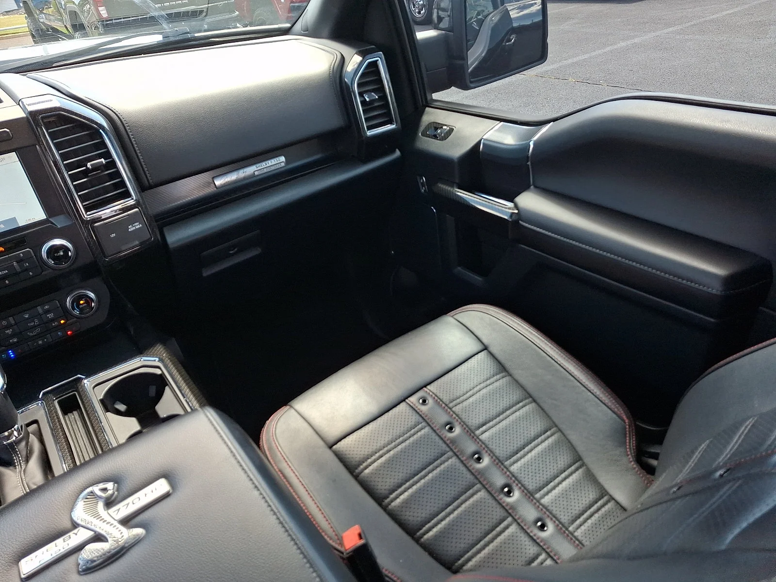 Used 2020 Agate Black Metallic Ford LARIAT image 16