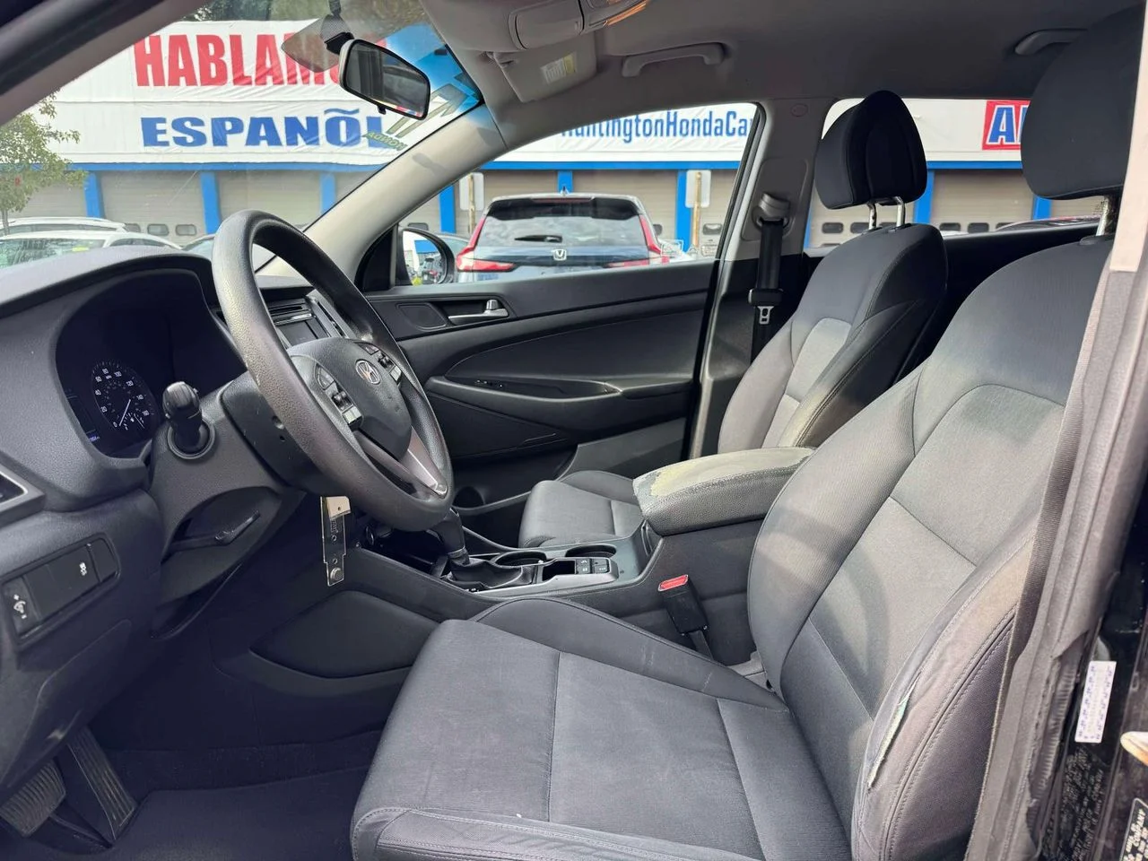 Used 2017 Black Noir Pearl Hyundai SE image 18