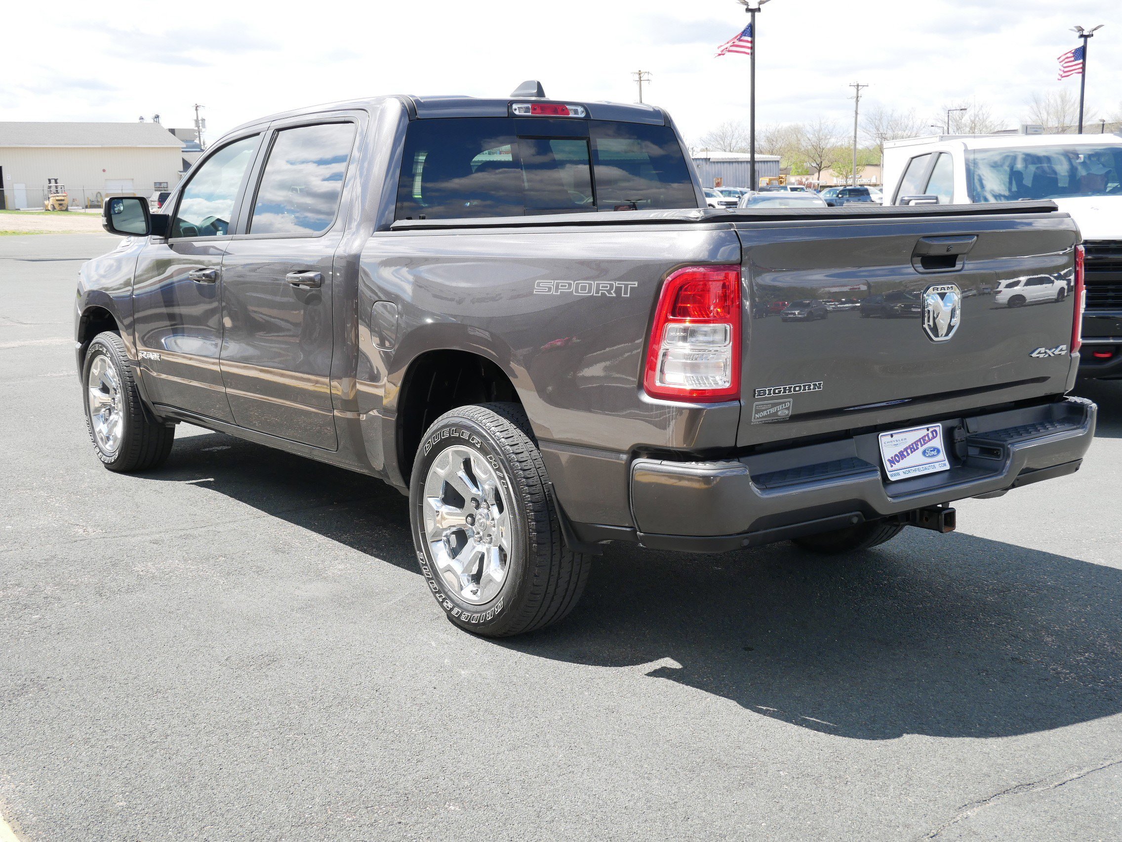View vehicle photo 6