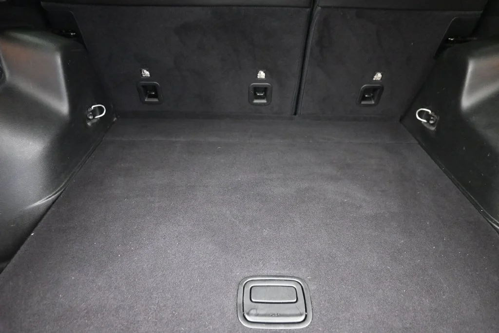 Used 2019 White Jeep Latitude Plus image 11