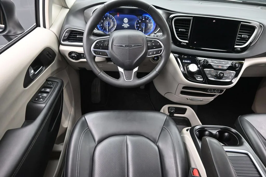 Used 2023 White Chrysler Touring L image 16