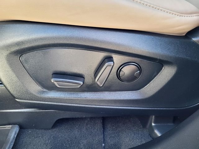 Used 2022 White Ford XLT image 11