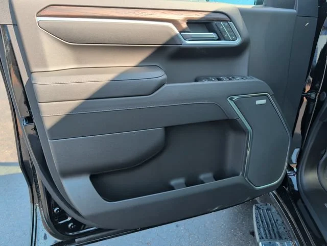 New 2026 Onyx Black GMC SLT image 11