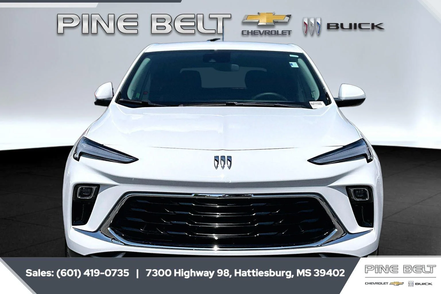 Used 2024 Summit White Buick Preferred image 3