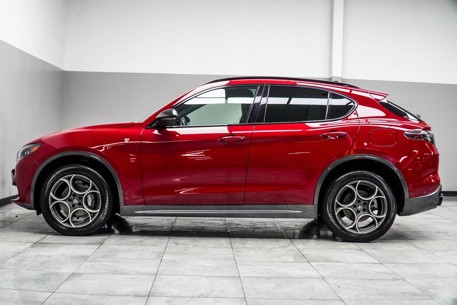 Used 2024 Red Alfa Romeo Ti image 9