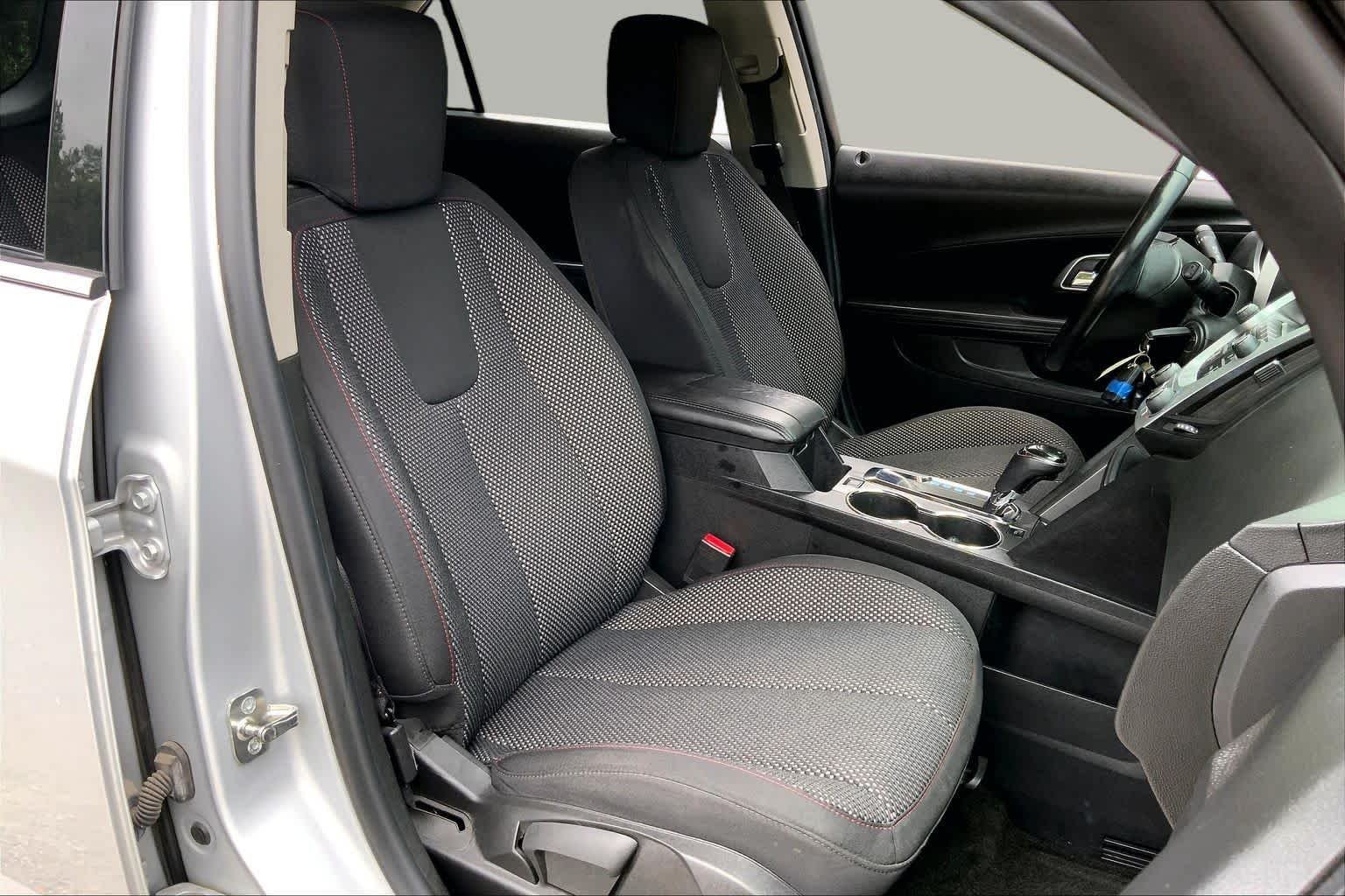 Used 2017 Silver Ice Metallic Chevrolet LT image 8